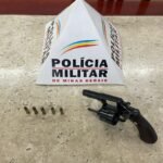  PMMG FRUSTRA NEGOCIAÇÃO CRIMINOSA DE ARMA DE FOGO, PRENDE 03 AUTORES E APREENDE ARMA DE FOGO